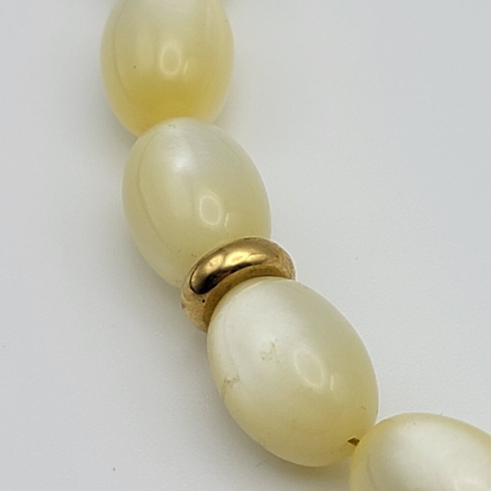 Vintage NAPIER Yellow Moonglow Lucite Beaded Necklace Gold Tone Beige Enamel 25" - Picture 8 of 12